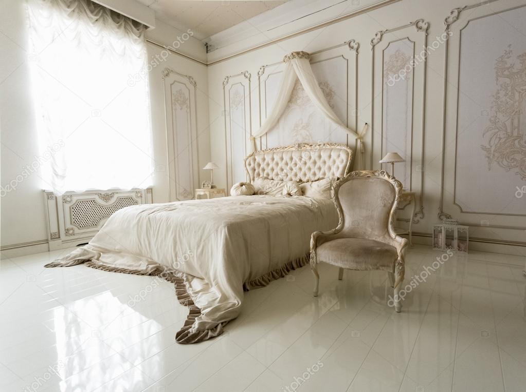 Facciata di hotel ristrutturato di design